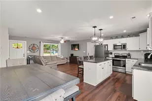 218 Taylor St, Yadkinville, NC 27055 - Photo 21