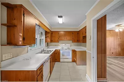 615 Paris Street, Graham, NC 27253 - Photo 11