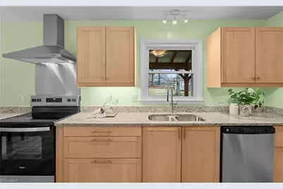 1905 Cardinal Crest Road SE, Greensboro, NC 27406 - Photo 7