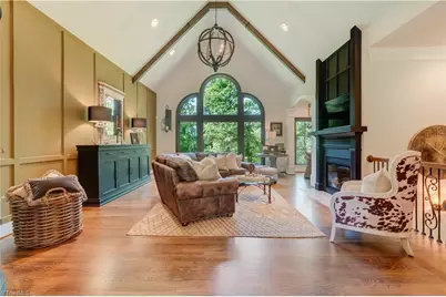 200 W Harris Place, Eden, NC 27288 - Photo 5