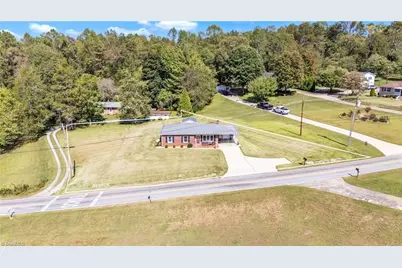 313 Arrowood Street SE, Lenoir, NC 28645 - Photo 7