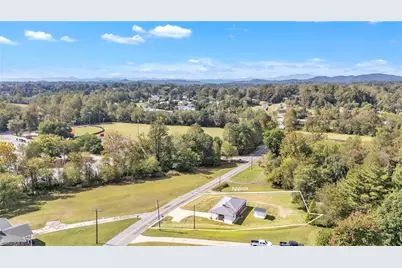 313 Arrowood Street SE, Lenoir, NC 28645 - Photo 37