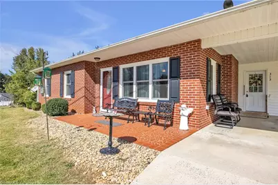 313 Arrowood Street SE, Lenoir, NC 28645 - Photo 3