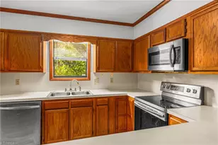 2002 Aspen Way, Winston-Salem, NC 27106 - Photo 9