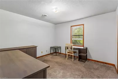 2002 Aspen Way, Winston-Salem, NC 27106 - Photo 15