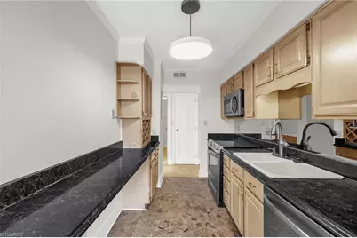 1101 N Elm Street #802, Greensboro, NC 27401 - Photo 7