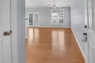 100 Sunset Cir, Greensboro, NC 27408 - Photo 7