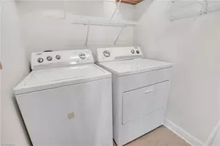 100 Sunset Cir, Greensboro, NC 27408 - Photo 23