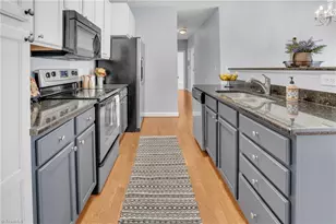 100 Sunset Cir, Greensboro, NC 27408 - Photo 9