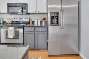 100 Sunset Cir, Greensboro, NC 27408 - Photo 11