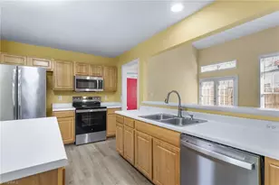 609 Huntingdon St, Elon, NC 27244 - Photo 5