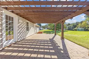 1100 Kingswood Dr, Kernersville, NC 27284 - Photo 33