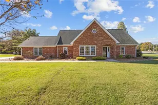 1100 Kingswood Dr, Kernersville, NC 27284 - Photo 1