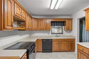 5807 Woodcliff Dr, Greensboro, NC 27410 - Photo 11