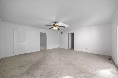 5807 Woodcliff Drive, Greensboro, NC 27410 - Photo 9