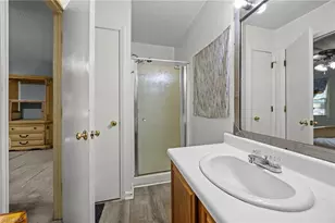 5807 Woodcliff Dr, Greensboro, NC 27410 - Photo 17