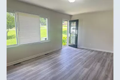 2021 Hollandale Drive, Gastonia, NC 28054 - Photo 9