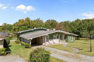 2323 Pineview Dr, Burlington, NC 27215 - Photo 3