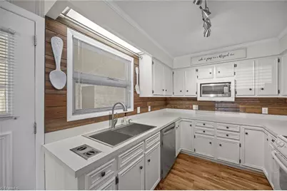 2323 Pineview Drive, Burlington, NC 27215 - Photo 15