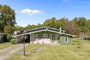 2323 Pineview Dr, Burlington, NC 27215 - Photo 1