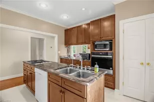 410 Niblick Dr, Summerfield, NC 27358 - Photo 13