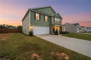 417 Daniel Dr, Lexington, NC 27295 - Photo 1