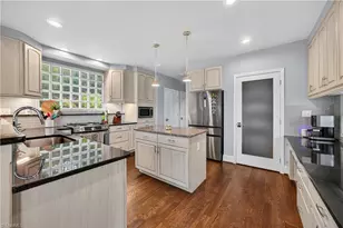 308 Lake Point Ln, Belews Creek, NC 27009 - Photo 11