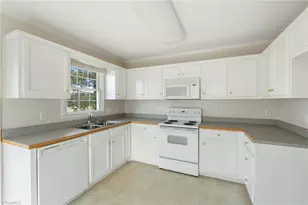 300 Manning Way, Elon, NC 27244 - Photo 7