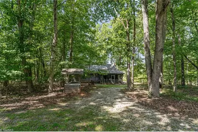 3607 Nc Highway 268, Pilot Mountain, NC 27041 - Photo 33