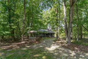 3607 Nc Hwy 268, Pilot Mountain, NC 27041 - Photo 33