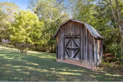 140 Nevada Avenue, Mount Airy, NC 27030 - Photo 29