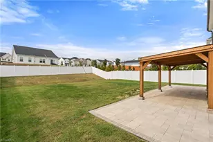 2124 Beechwood Vw Dr, Winston-Salem, NC 27106 - Photo 37