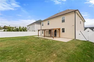 2124 Beechwood Vw Dr, Winston-Salem, NC 27106 - Photo 35