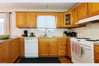 2301 Griffith Road, Winston-Salem, NC 27103 - Photo 11
