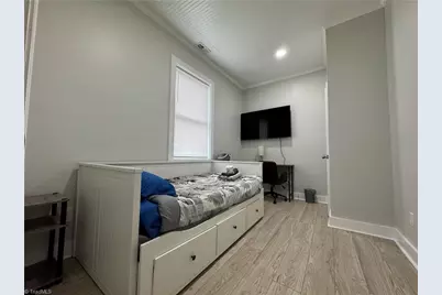 409 E Whittington Street, Greensboro, NC 27406 - Photo 7