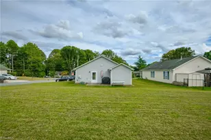 1770 Berkley Rd, Kernersville, NC 27284 - Photo 21