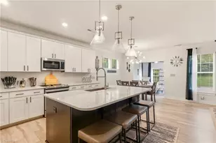 1405 Regal View Dr, Kernersville, NC 27284 - Photo 1