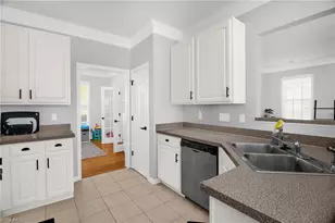 4714 Pine Glen Ct, Greensboro, NC 27410 - Photo 11