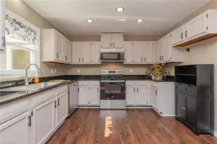 1107 Harvest Dr, Thomasville, NC 27360 - Photo 9