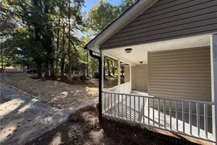 8111 Oak Arbor Rd, Greensboro, NC 27455 - Photo 5