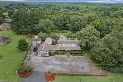 1307 Oakridge Farm Highway, Mooresville, NC 28115 - Photo 5