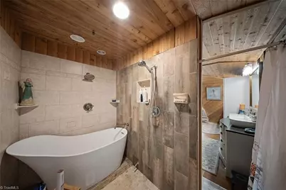 1307 Oakridge Farm Highway, Mooresville, NC 28115 - Photo 17