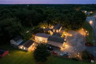 1307 Oakridge Farm Hwy, Mooresville, NC 28115 - Photo 7