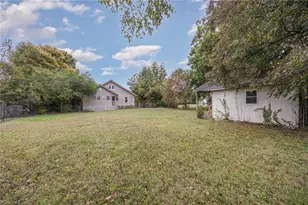 909 Burlington Ave, Gibsonville, NC 27249 - Photo 23