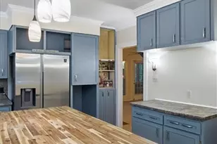 2608 Stratford Dr, Greensboro, NC 27408 - Photo 11