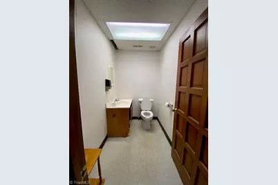 2 N Salisbury Street, Denton, NC 27239 - Photo 13