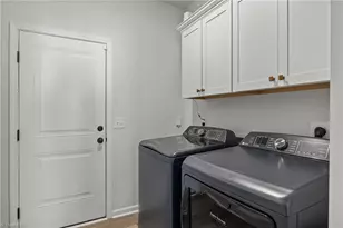 7267 Huntgate Dr, Kernersville, NC 27284 - Photo 15