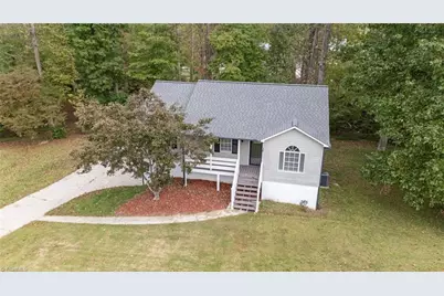 18 Candlestick Drive, Thomasville, NC 27360 - Photo 11