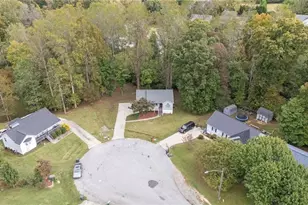 18 Candlestick Dr, Thomasville, NC 27360 - Photo 9