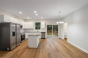 118 Aspen St, Yadkinville, NC 27055 - Photo 13